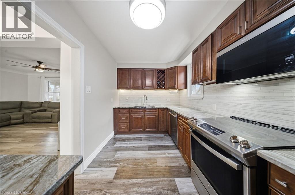 7 Barry Drive, Brantford, Ontario  N3T 1W1 - Photo 8 - 40817546