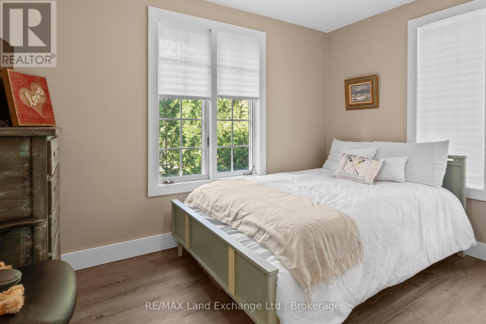 215 Island Street, Saugeen Shores, Ontario  N0H 2L0 - Photo 36 - X12848256