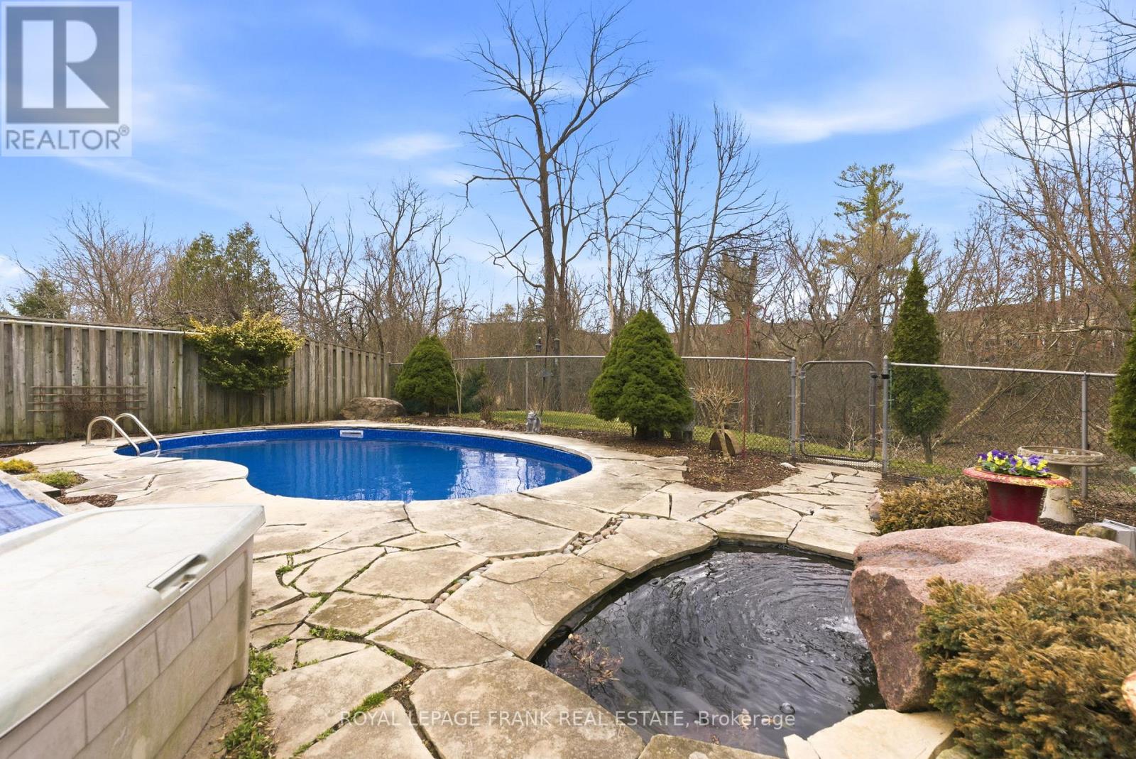 9 Royal Pines Court, Clarington, Ontario L1C 4P4 - Photo 7 - E12952426