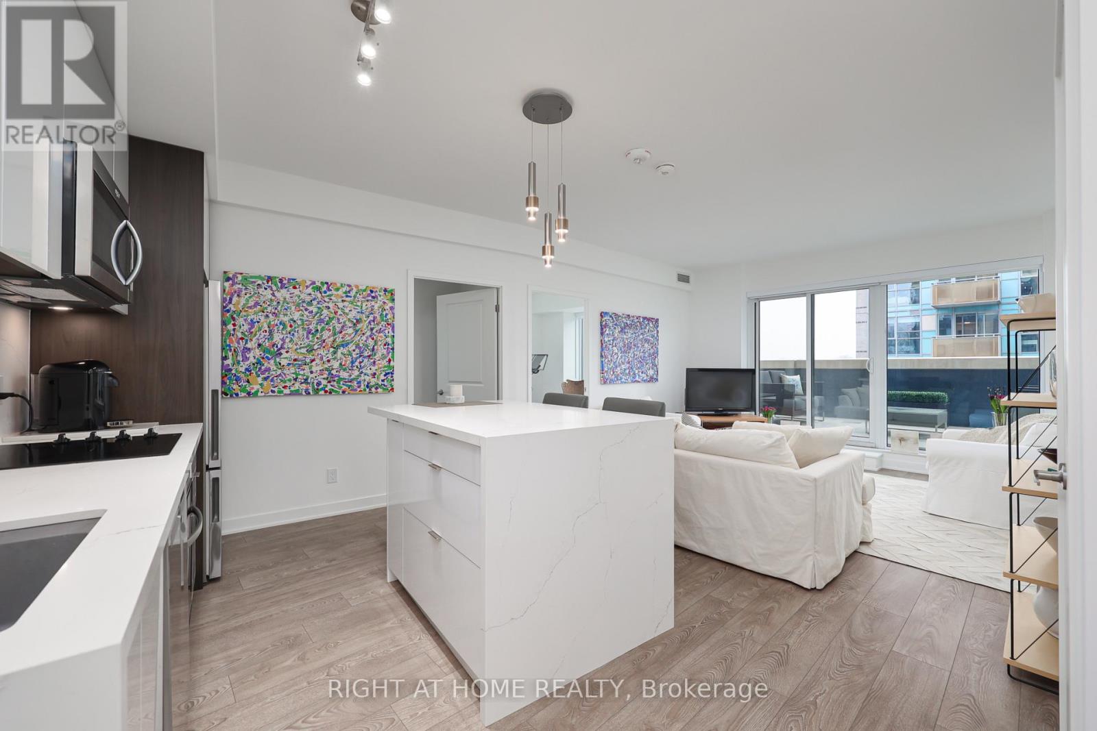 832 - 543 Richmond Street W, Toronto, Ontario  M5V 0W9 - Photo 2 - C12964014