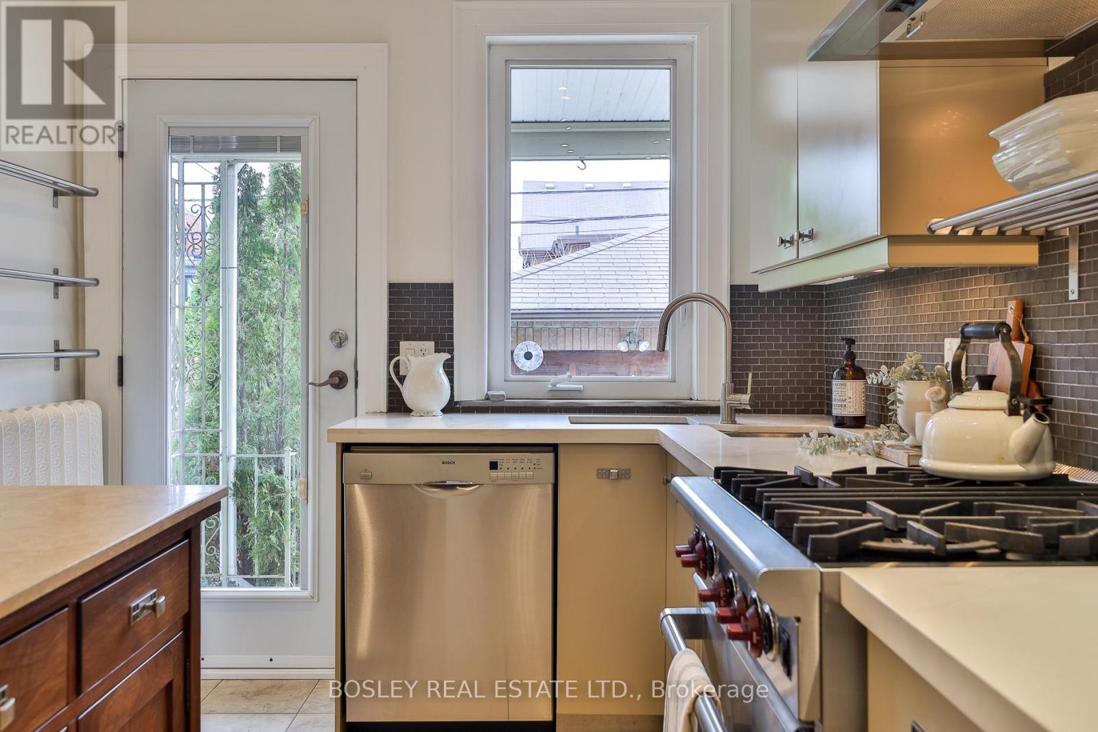 14 Crang Avenue, Toronto, Ontario  M6E 2Z9 - Photo 27 - C12964080