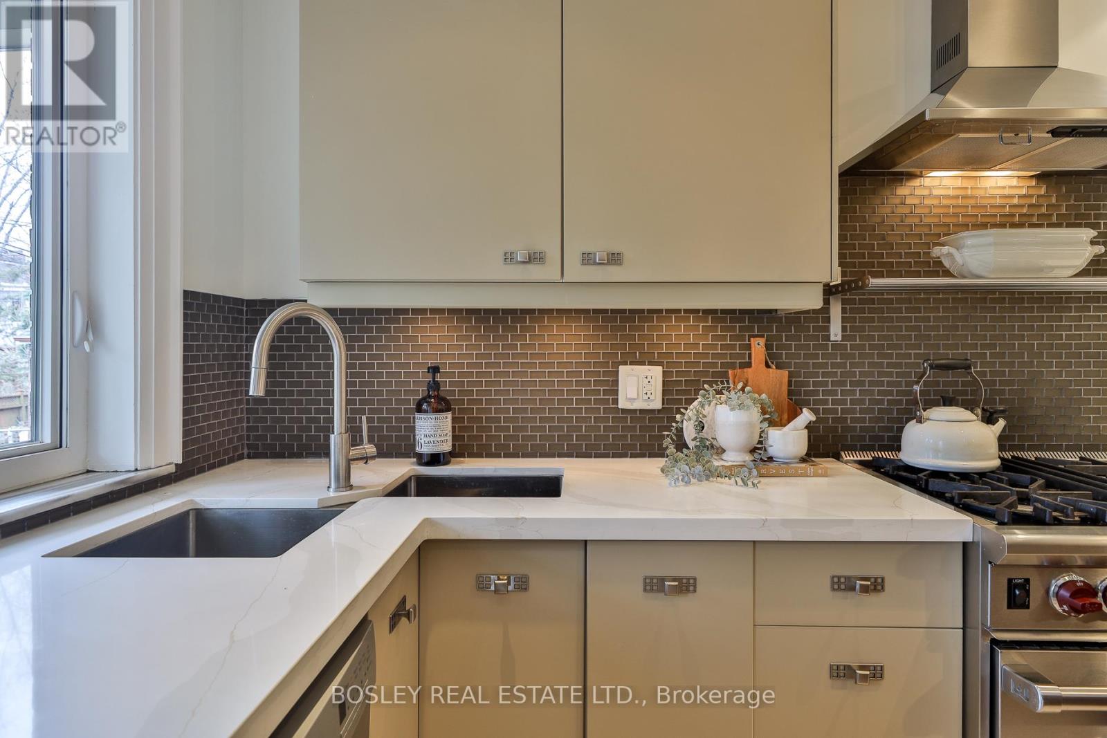 14 Crang Avenue, Toronto, Ontario  M6E 2Z9 - Photo 28 - C12964080