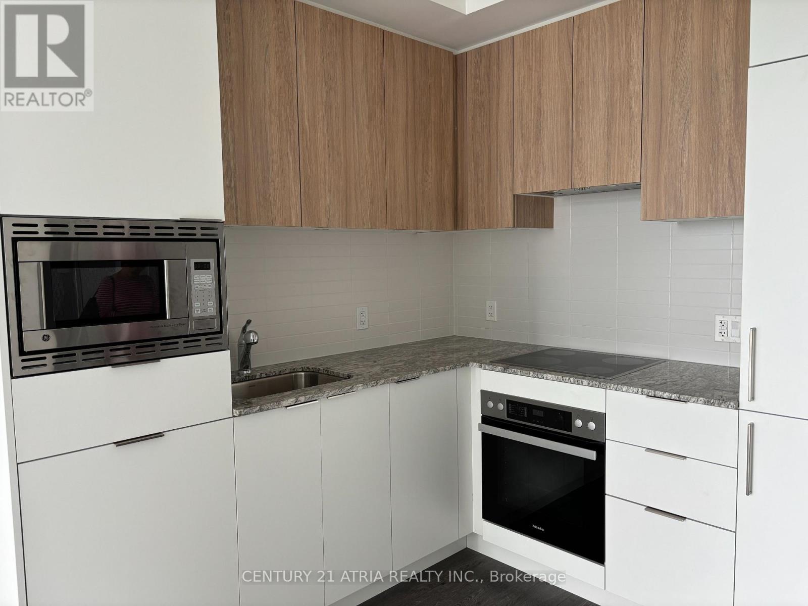 805 - 50 O'neill Road, Toronto, Ontario  M3C 0R1 - Photo 8 - C12964126