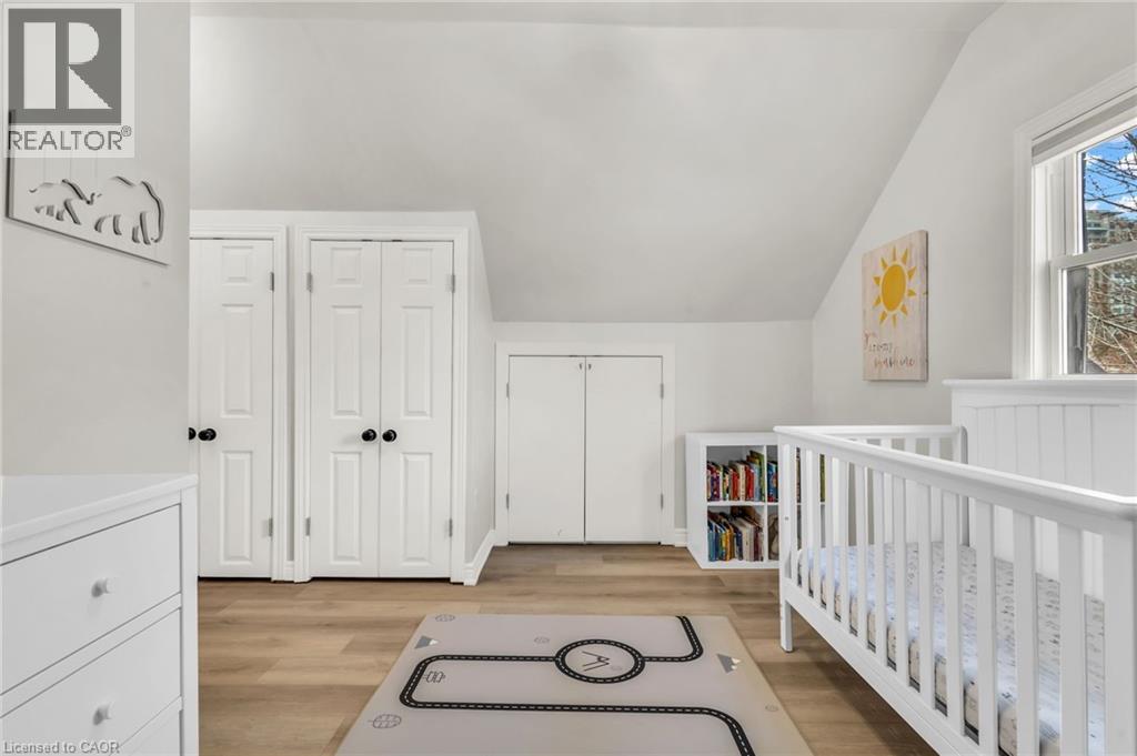 9 Dunbar Road S, Waterloo, Ontario  N2L 2C9 - Photo 23 - 40817524