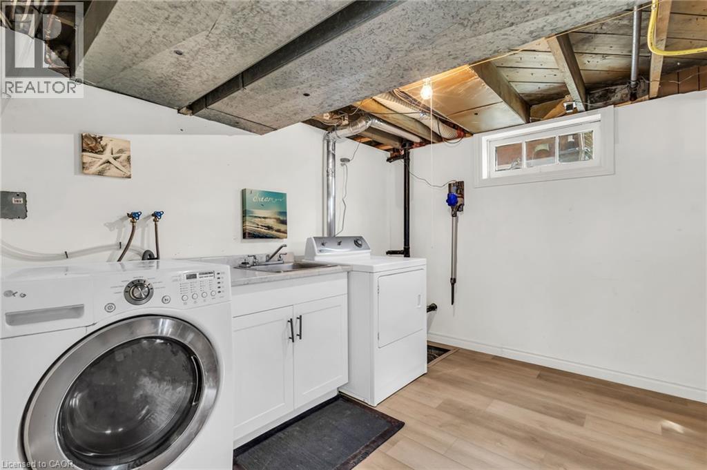 9 Dunbar Road S, Waterloo, Ontario  N2L 2C9 - Photo 33 - 40817524