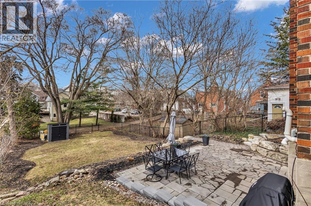 9 Dunbar Road S, Waterloo, Ontario  N2L 2C9 - Photo 38 - 40817524