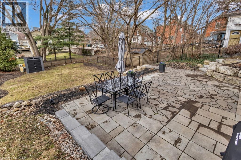 9 Dunbar Road S, Waterloo, Ontario  N2L 2C9 - Photo 39 - 40817524