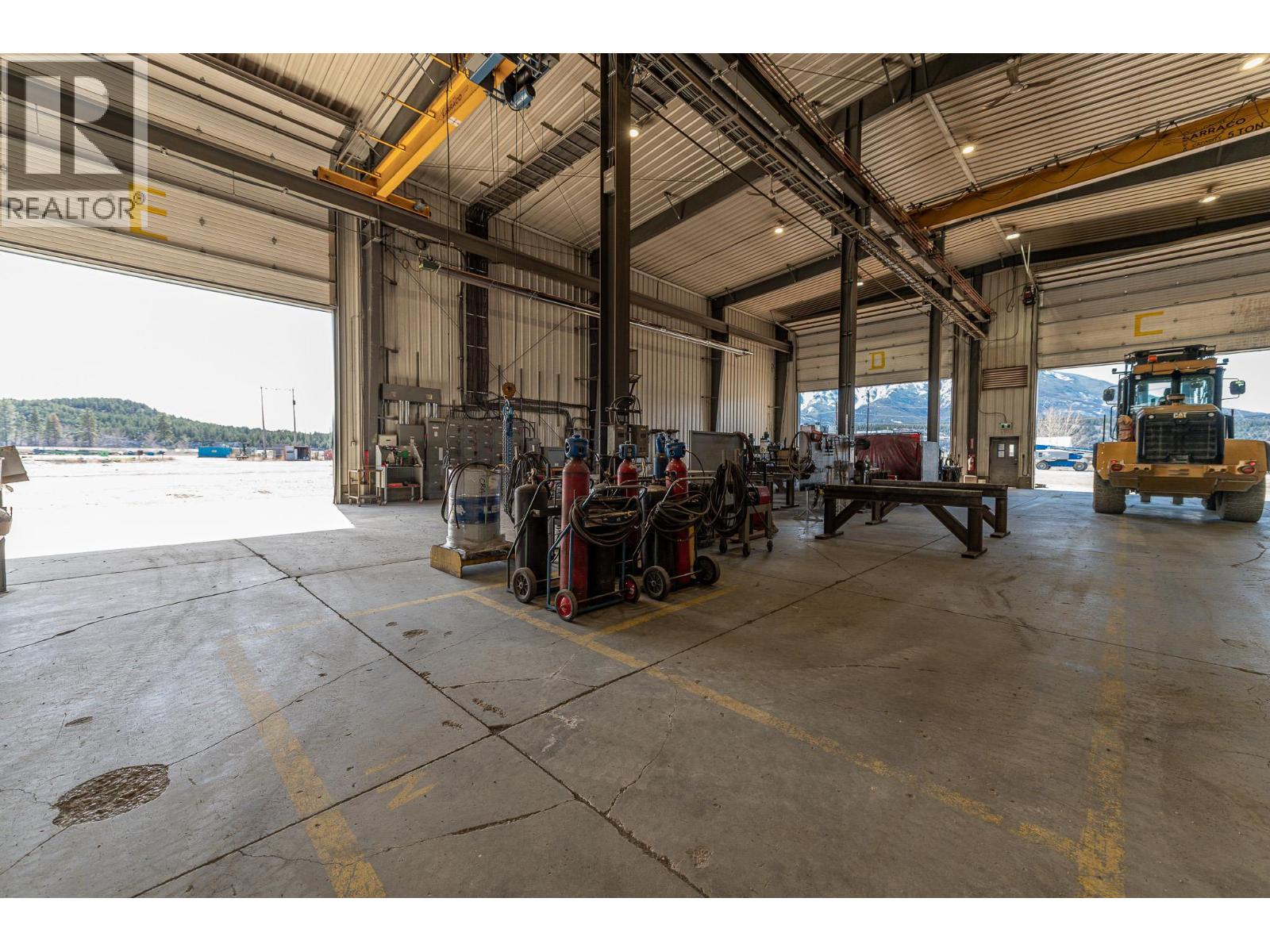 9100 Grainger Road, Canal Flats, British Columbia  V0B 1B0 - Photo 16 - 10382233