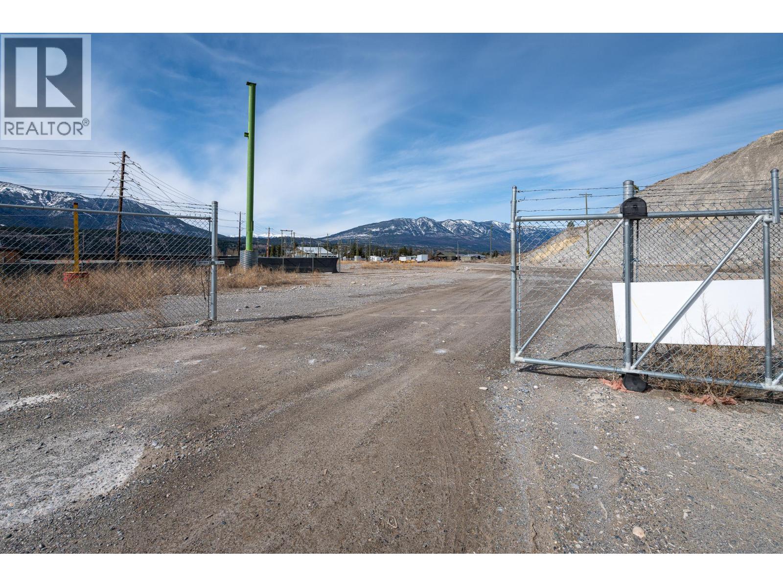 9100 Grainger Road, Canal Flats, British Columbia  V0B 1B0 - Photo 40 - 10382233