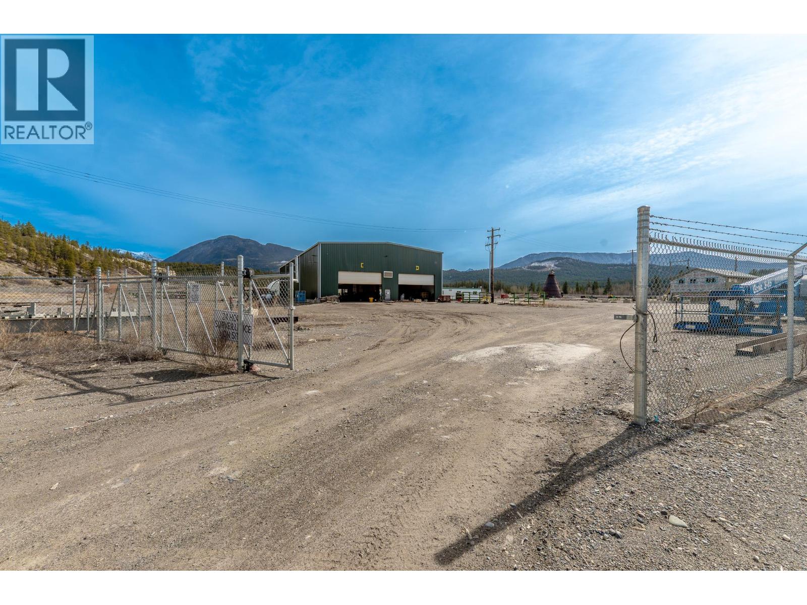 9100 Grainger Road, Canal Flats, British Columbia  V0B 1B0 - Photo 38 - 10382233