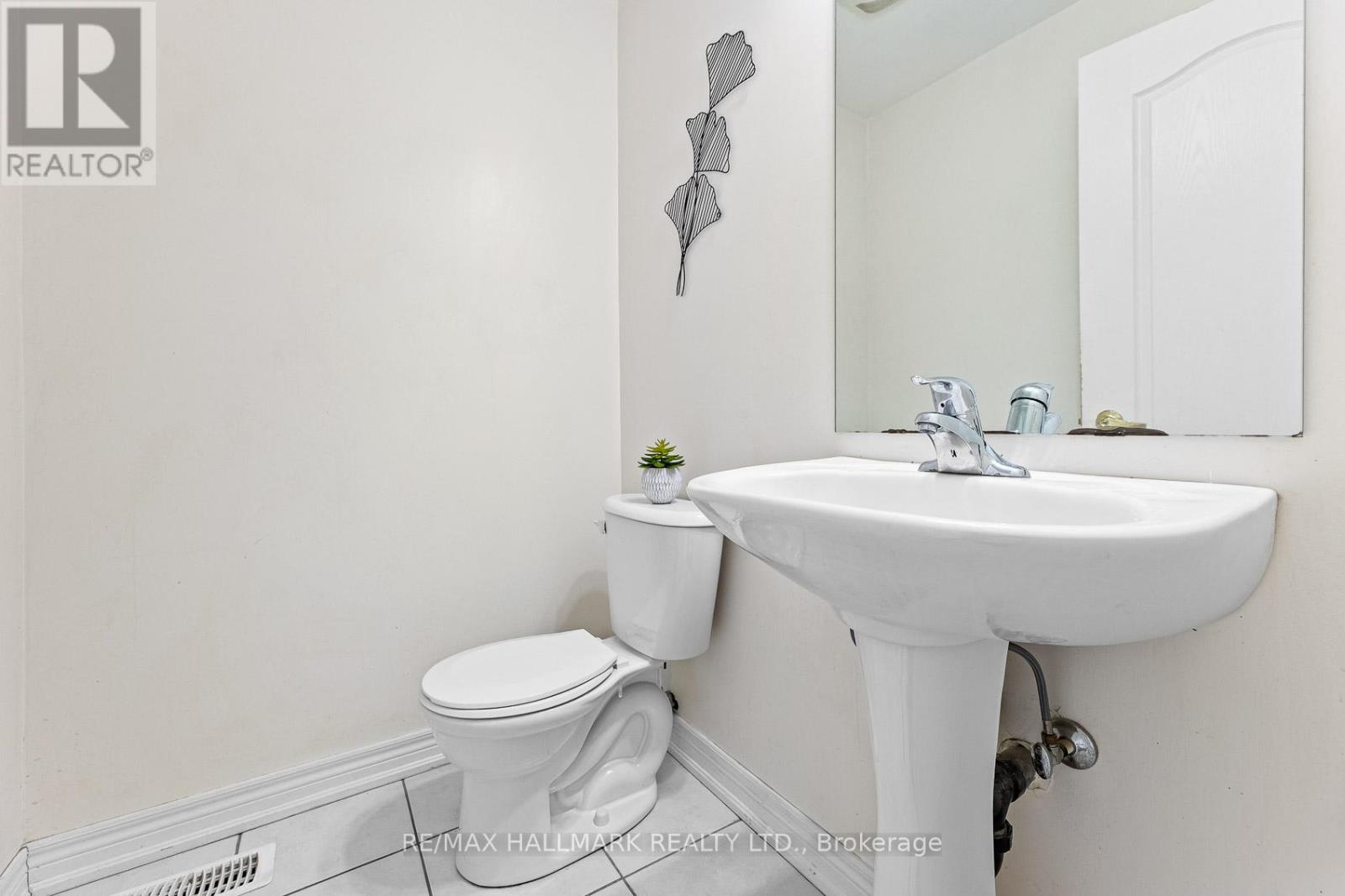 60 Belanger Crescent, Toronto, Ontario  M1L 0H3 - Photo 9 - E12964006