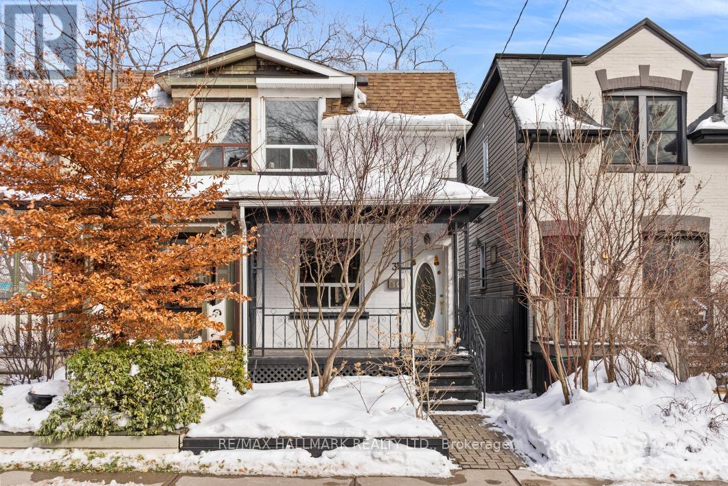 31 TIVERTON AVENUE, Toronto, Ontario
