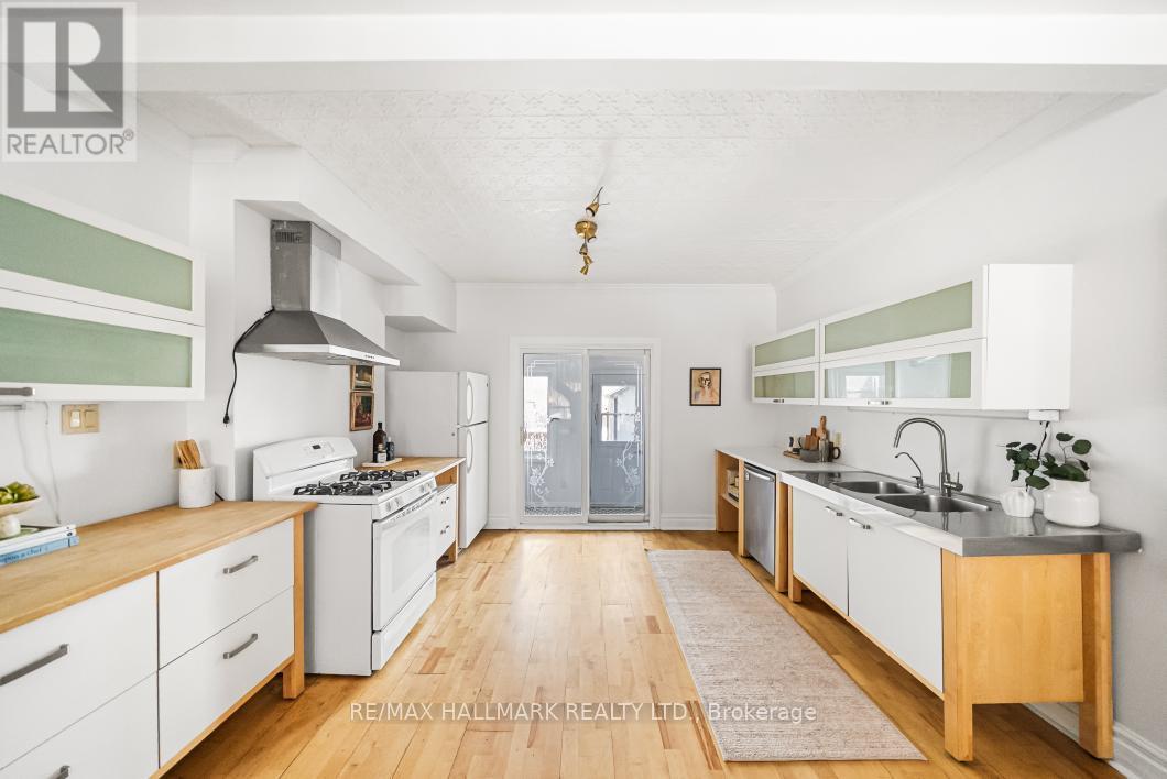 31 Tiverton Avenue, Toronto, Ontario  M4M 2M1 - Photo 11 - E12964066