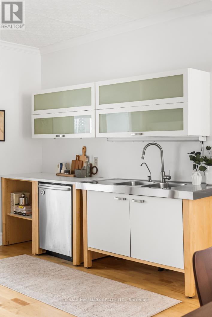 31 Tiverton Avenue, Toronto, Ontario  M4M 2M1 - Photo 13 - E12964066