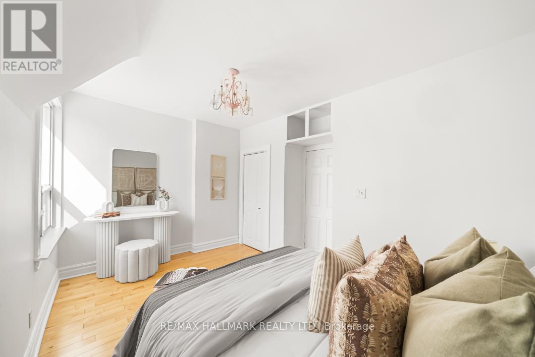 31 Tiverton Avenue, Toronto, Ontario  M4M 2M1 - Photo 16 - E12964066