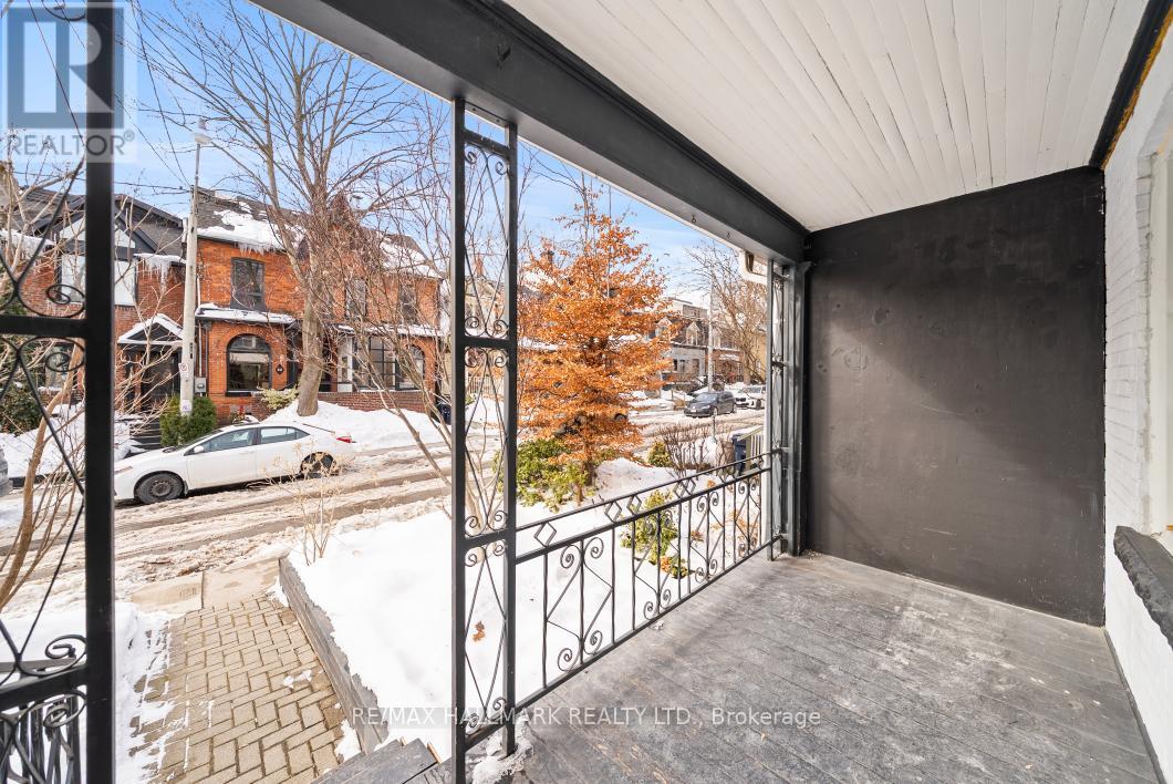 31 Tiverton Avenue, Toronto, Ontario  M4M 2M1 - Photo 3 - E12964066