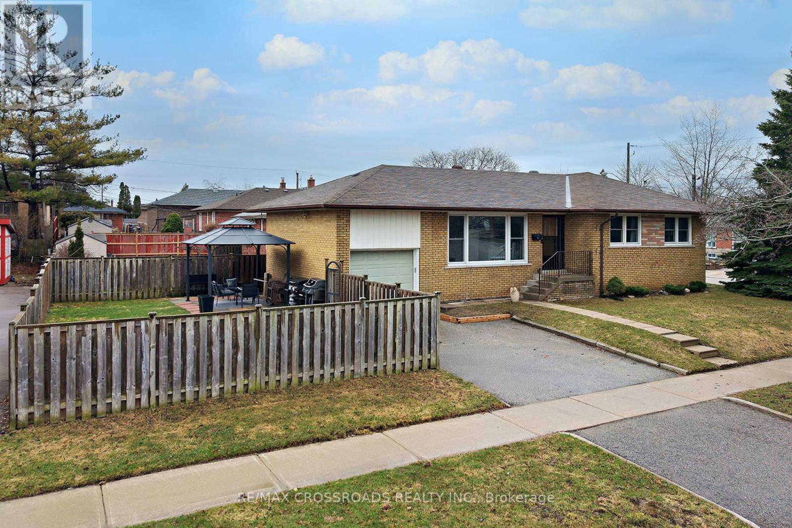 32 KIM COURT, Toronto, Ontario