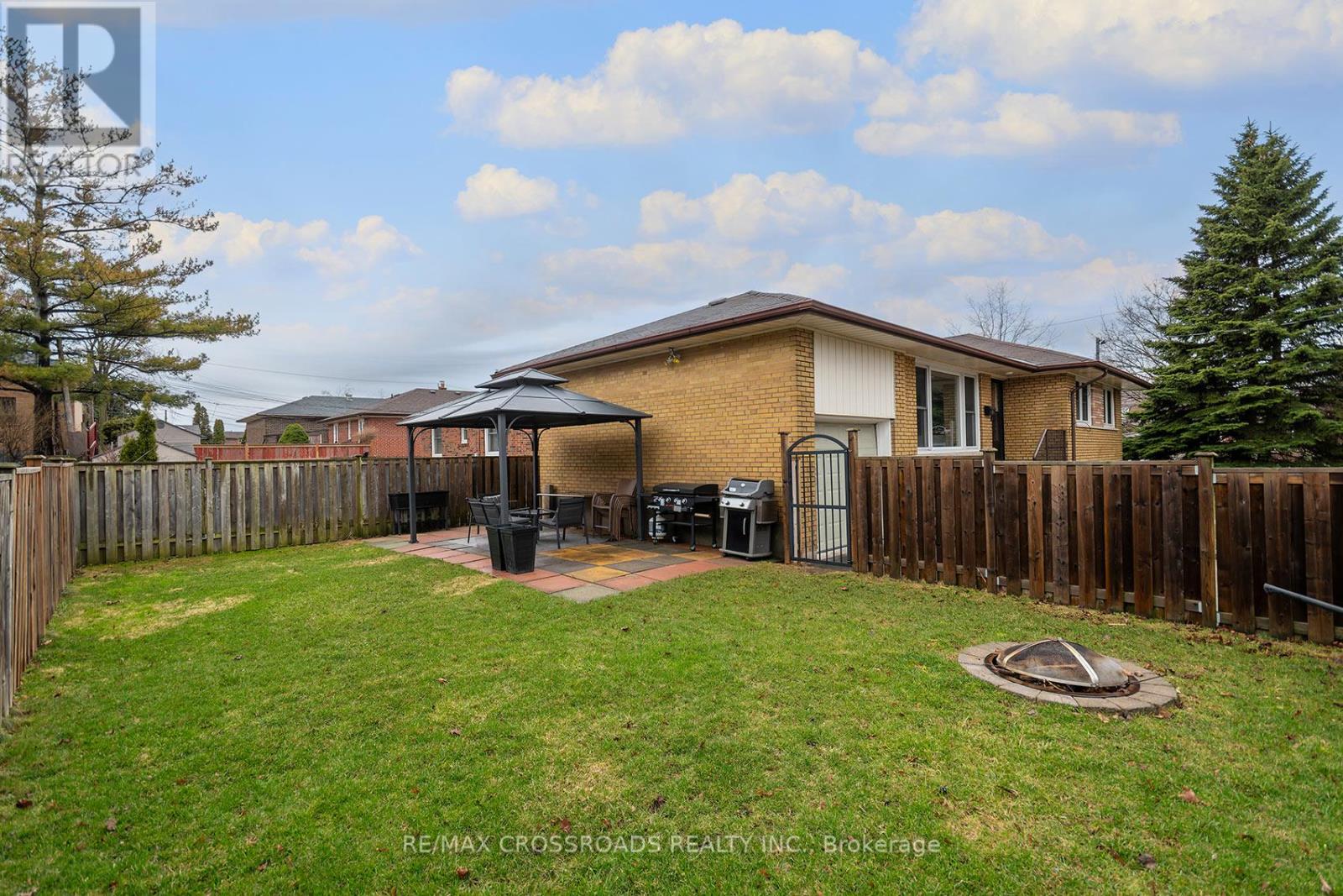 32 Kim Court, Toronto, Ontario  M1K 3R6 - Photo 30 - E12964130