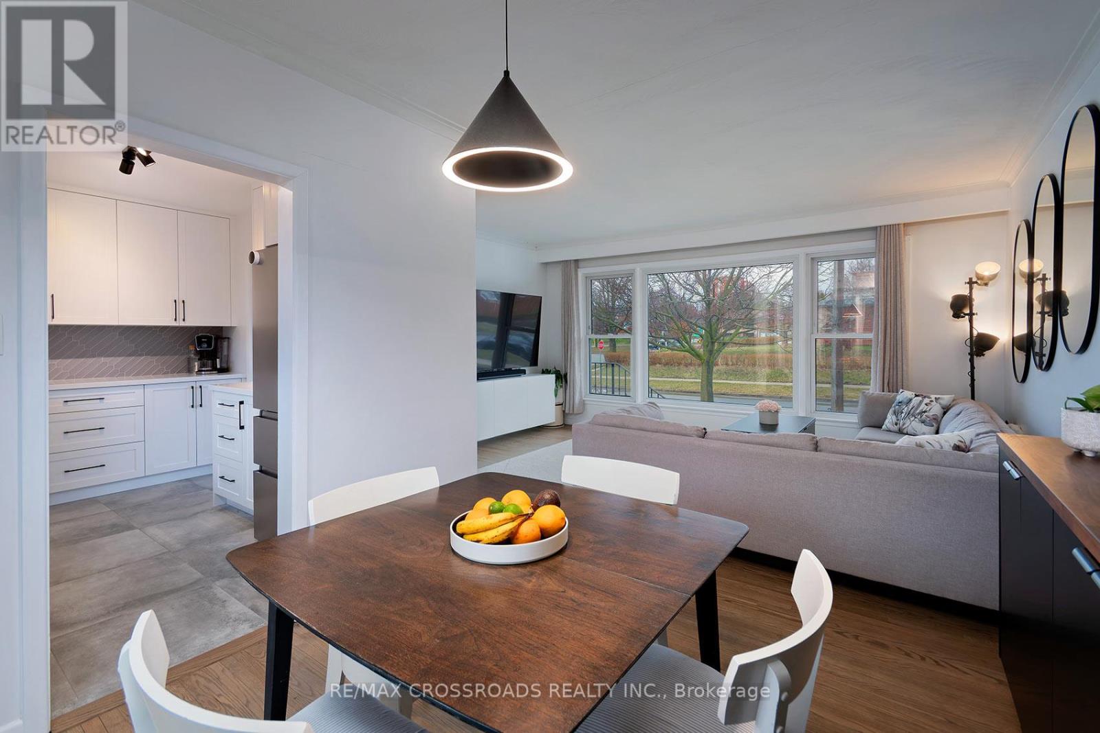 32 Kim Court, Toronto, Ontario  M1K 3R6 - Photo 7 - E12964130