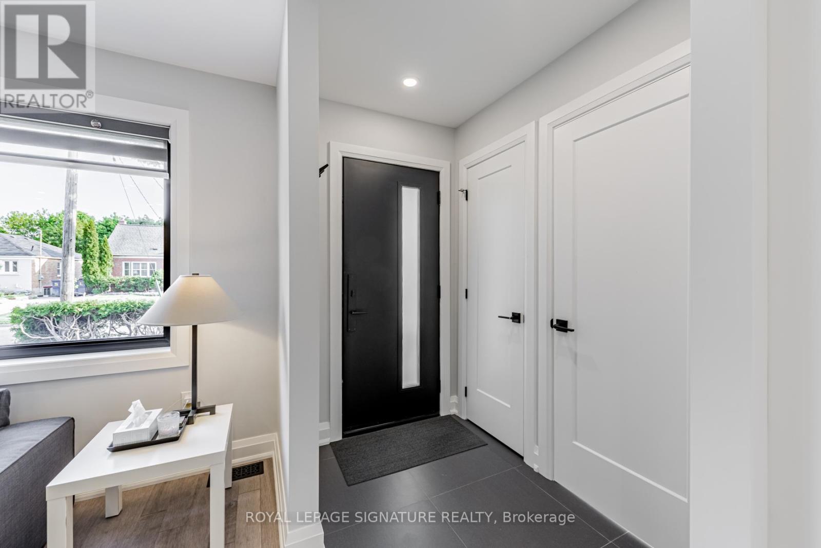 16 Boem Avenue, Toronto, Ontario  M1R 3T1 - Photo 4 - E12964154