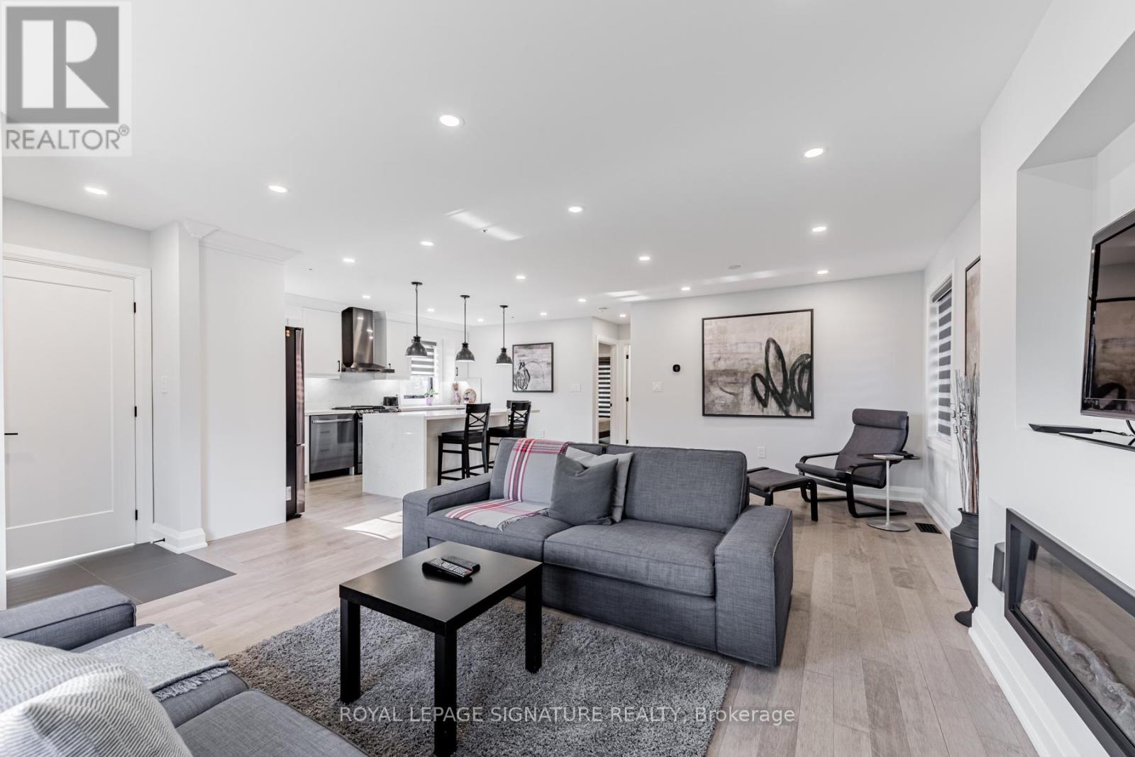 16 Boem Avenue, Toronto, Ontario  M1R 3T1 - Photo 7 - E12964154