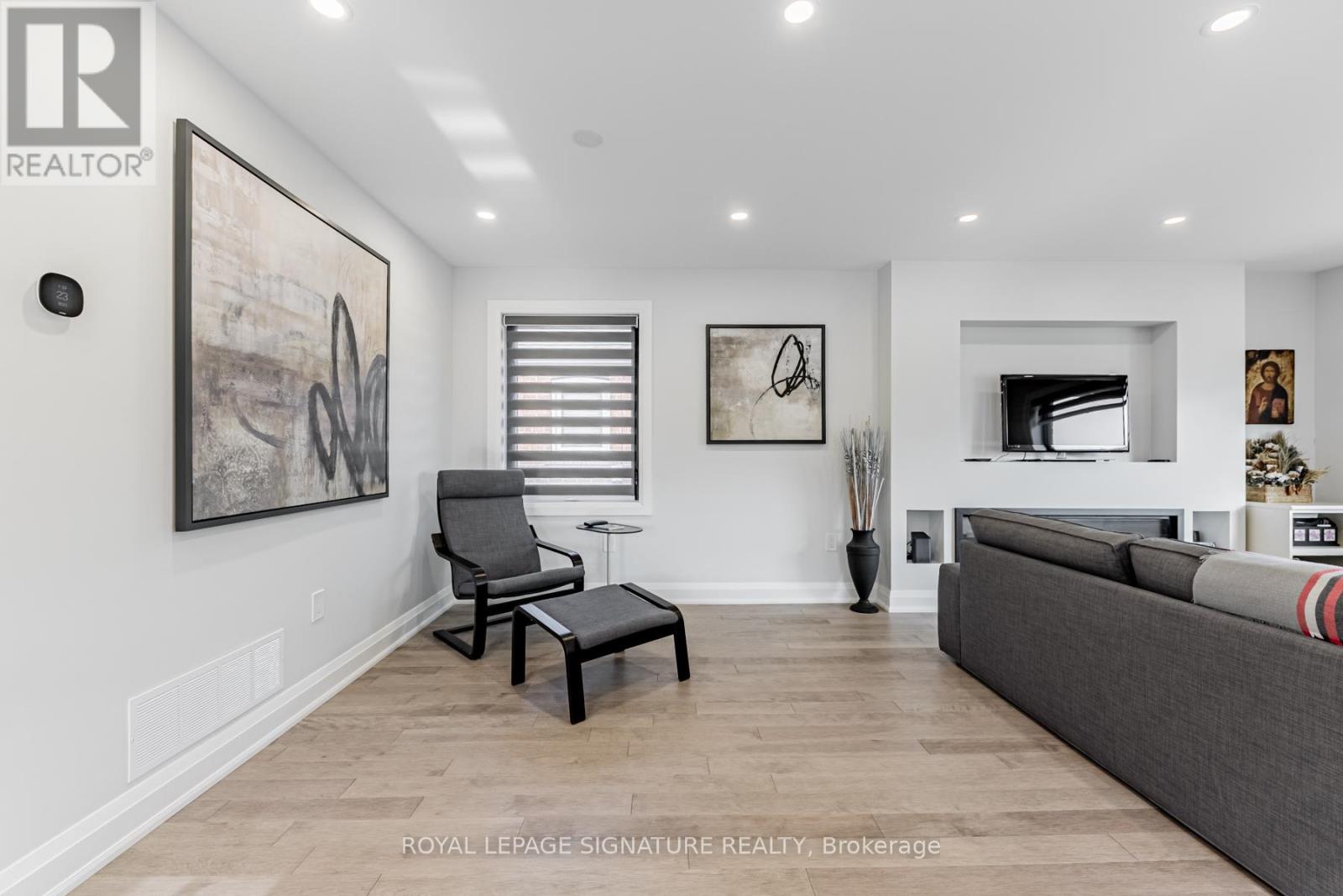 16 Boem Avenue, Toronto, Ontario  M1R 3T1 - Photo 8 - E12964154