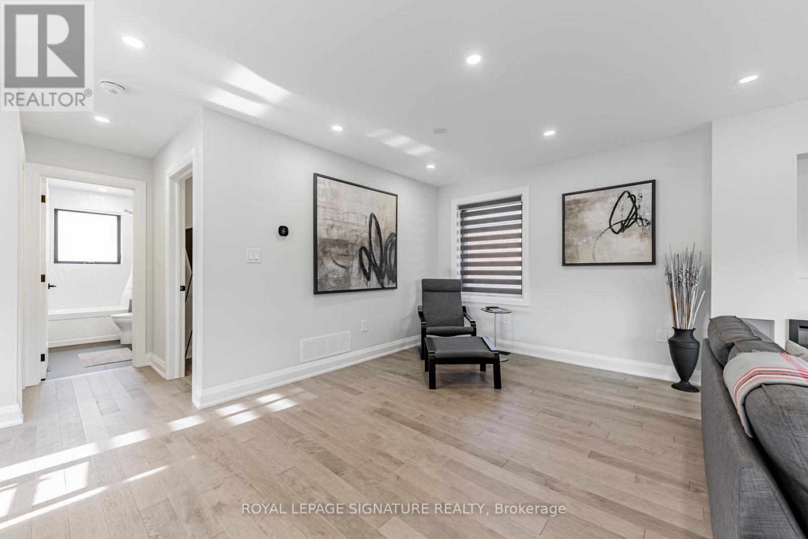 16 Boem Avenue, Toronto, Ontario  M1R 3T1 - Photo 9 - E12964154