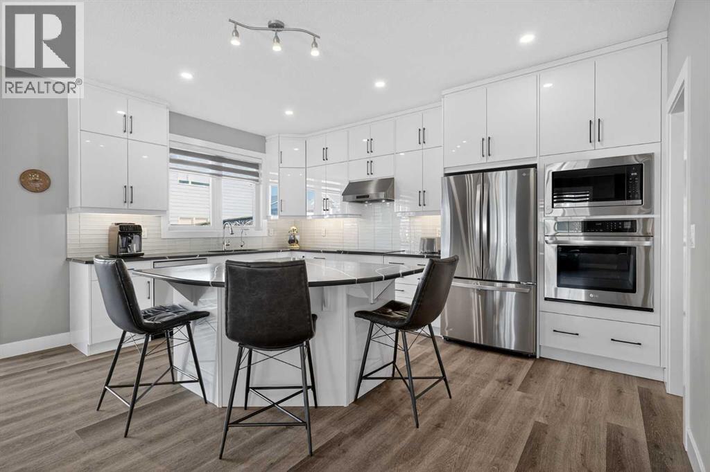 167 Yorkstone Way Sw, Calgary, Alberta  T2X 4S3 - Photo 2 - A2295135