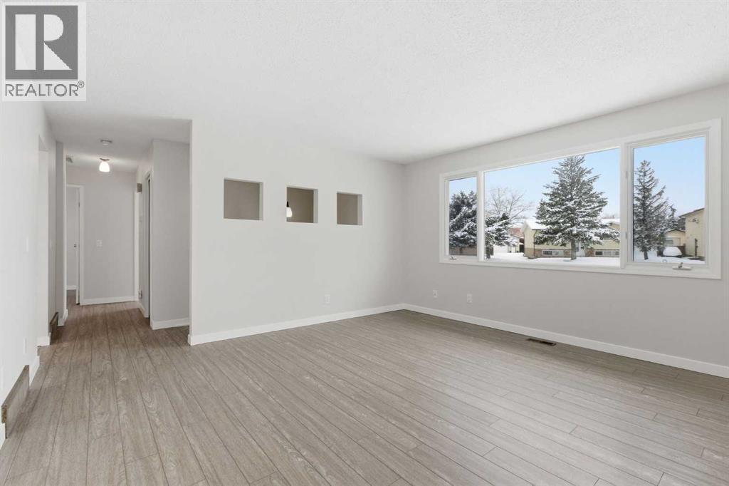 32 Fonda Mews Se, Calgary, Alberta  T2A 5S5 - Photo 5 - A2298267