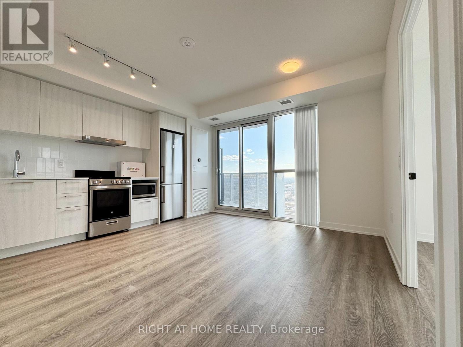 3311 - 195 Commerce Street, Vaughan, Ontario  L4K 0P9 - Photo 3 - N12963982