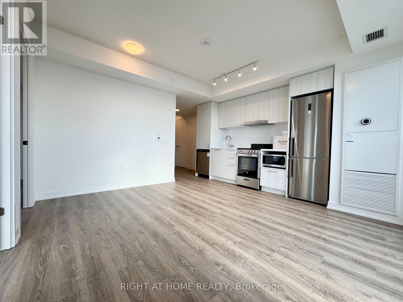 3311 - 195 Commerce Street, Vaughan, Ontario  L4K 0P9 - Photo 4 - N12963982