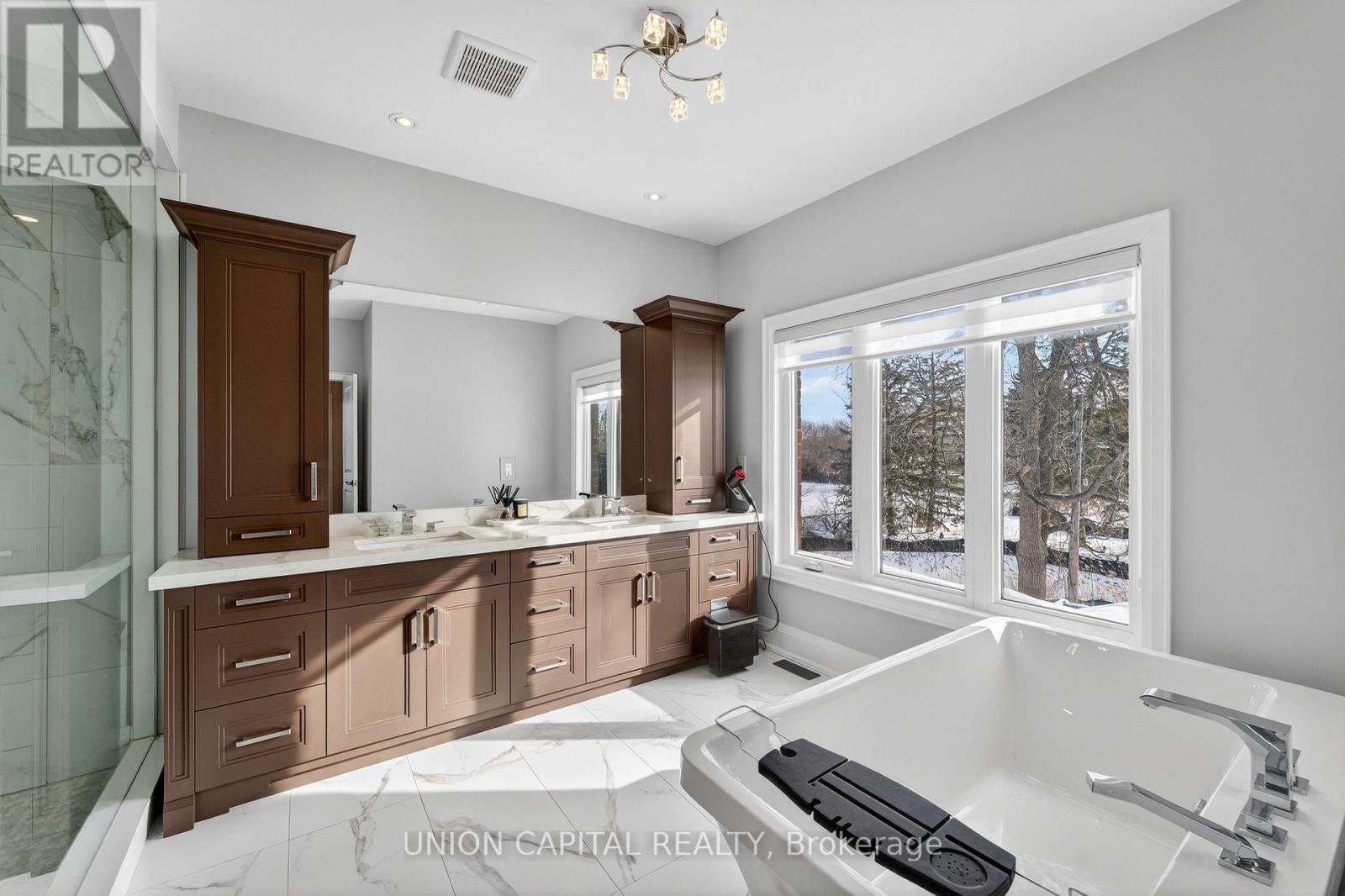 29 Elm Grove Avenue, Richmond Hill, Ontario  L4E 2T2 - Photo 23 - N12964000