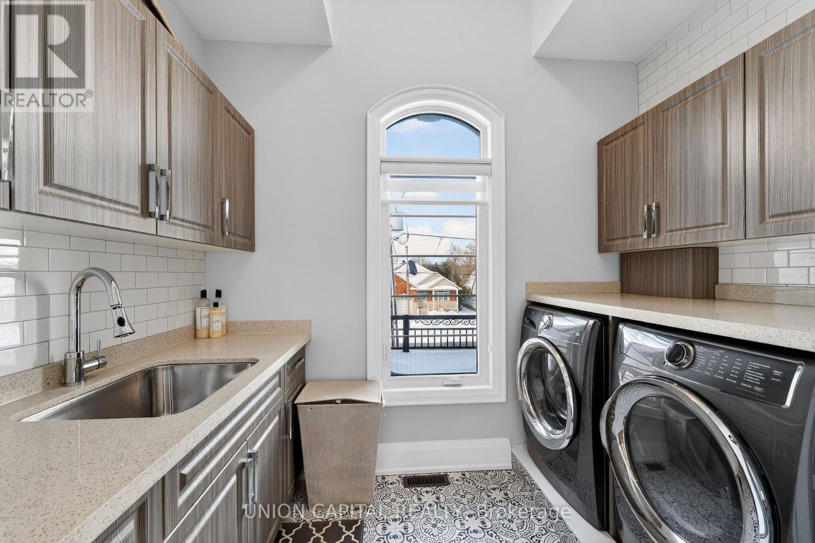 29 Elm Grove Avenue, Richmond Hill, Ontario  L4E 2T2 - Photo 31 - N12964000