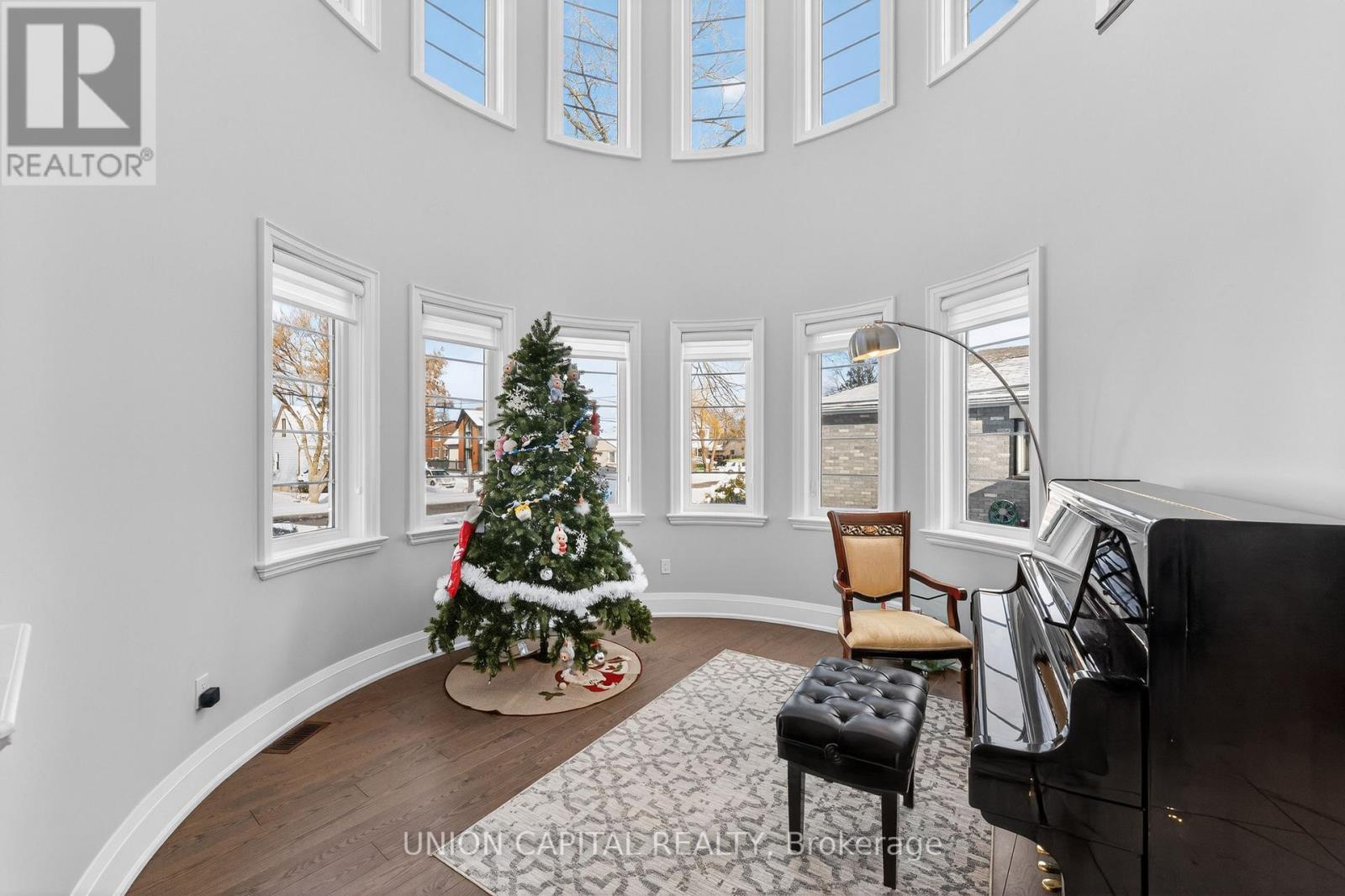 29 Elm Grove Avenue, Richmond Hill, Ontario  L4E 2T2 - Photo 5 - N12964000