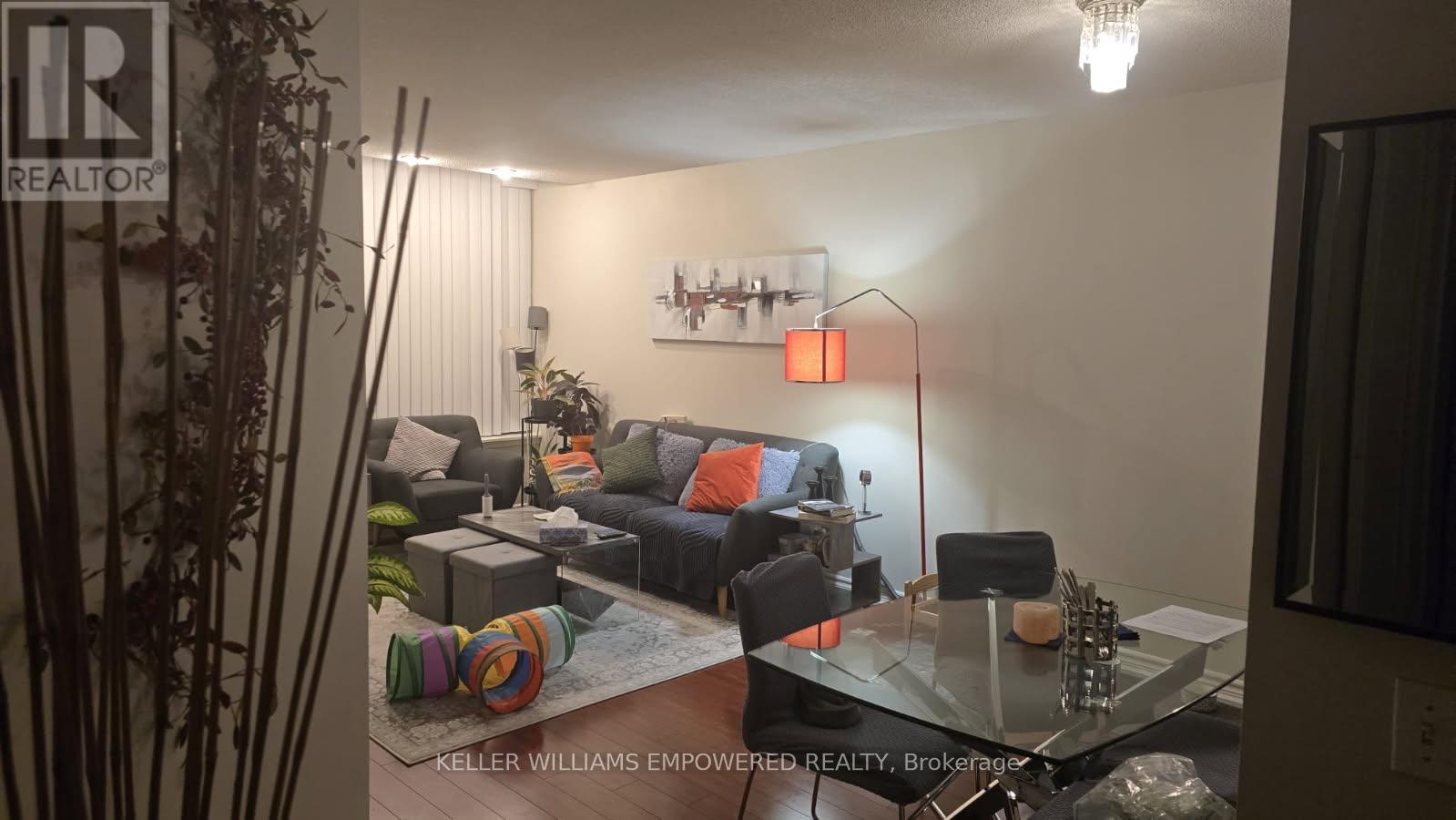 1106 - 81 Townsgate Drive, Vaughan, Ontario  L4J 8E6 - Photo 4 - N12964008