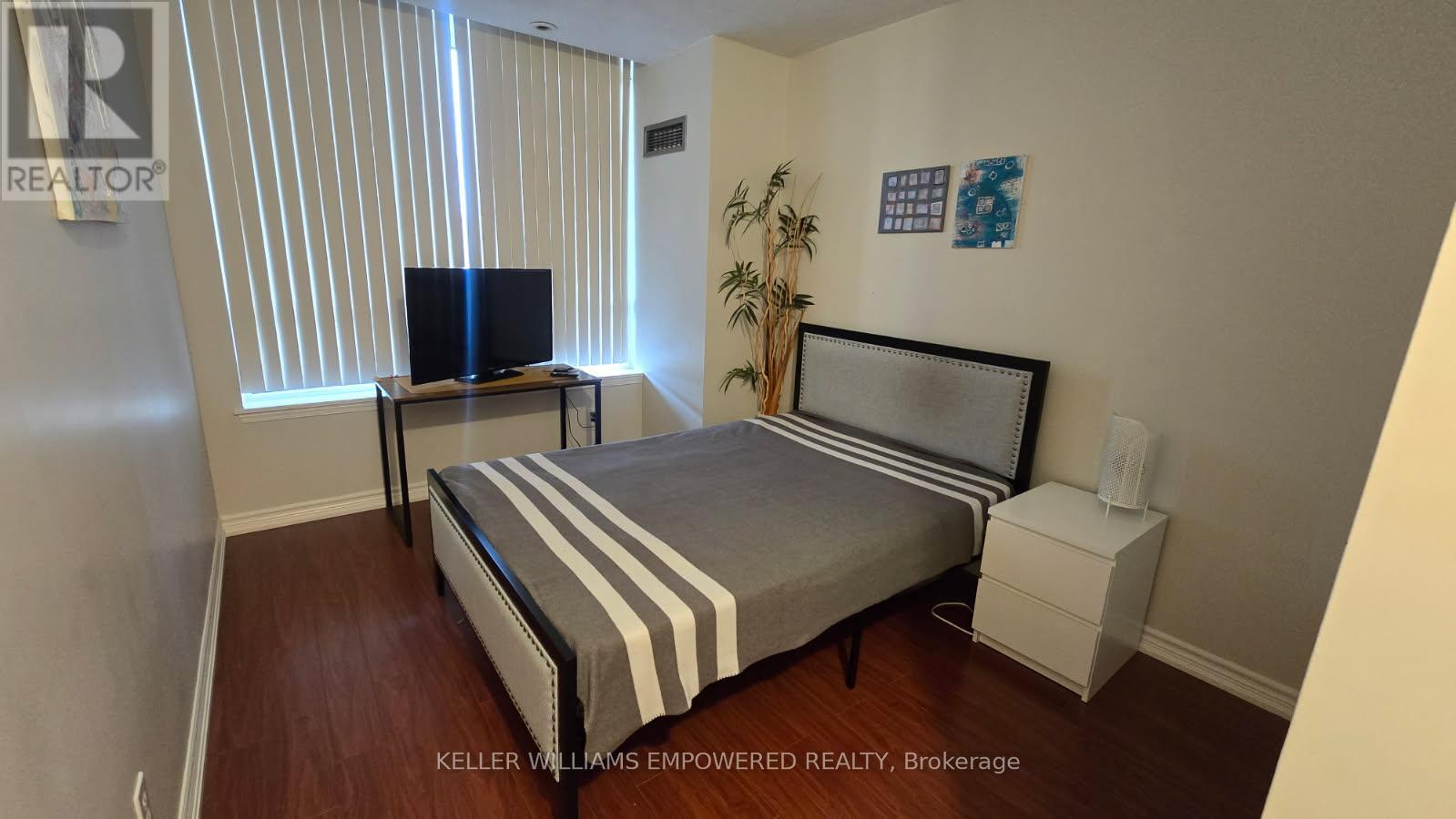 1106 - 81 Townsgate Drive, Vaughan, Ontario  L4J 8E6 - Photo 6 - N12964008