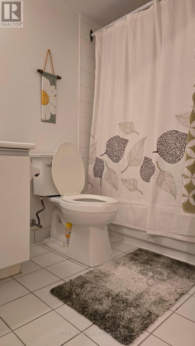 1106 - 81 Townsgate Drive, Vaughan, Ontario  L4J 8E6 - Photo 9 - N12964008