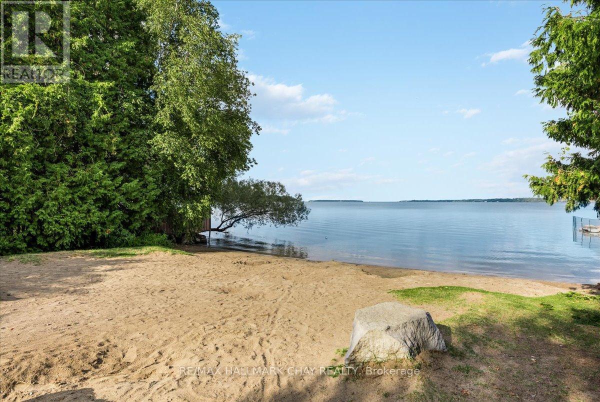 930 Gilmore Avenue, Innisfil, Ontario  L0L 1W0 - Photo 21 - N12964020