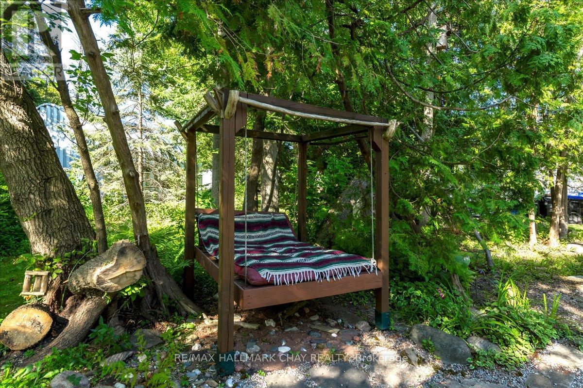 930 Gilmore Avenue, Innisfil, Ontario  L0L 1W0 - Photo 6 - N12964020