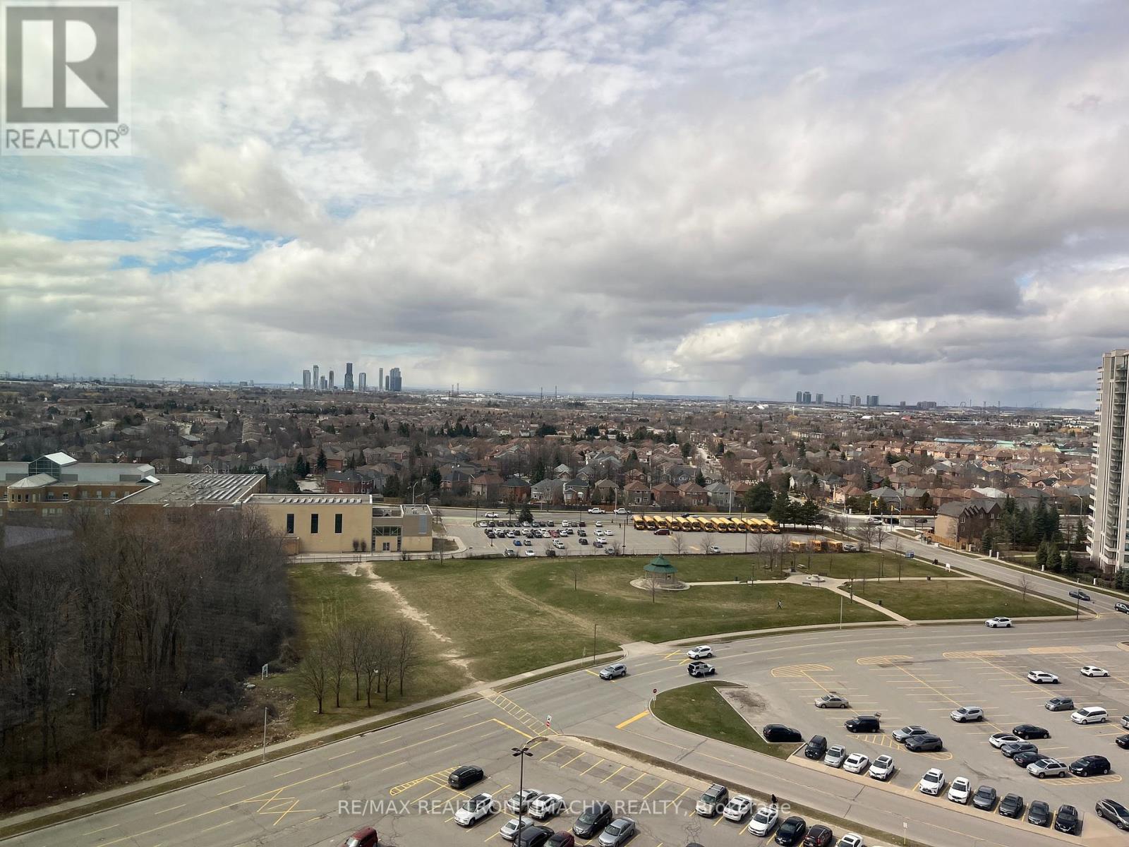 1205 - 30 Upper Mall Way, Vaughan, Ontario  L4J 0L7 - Photo 8 - N12964158