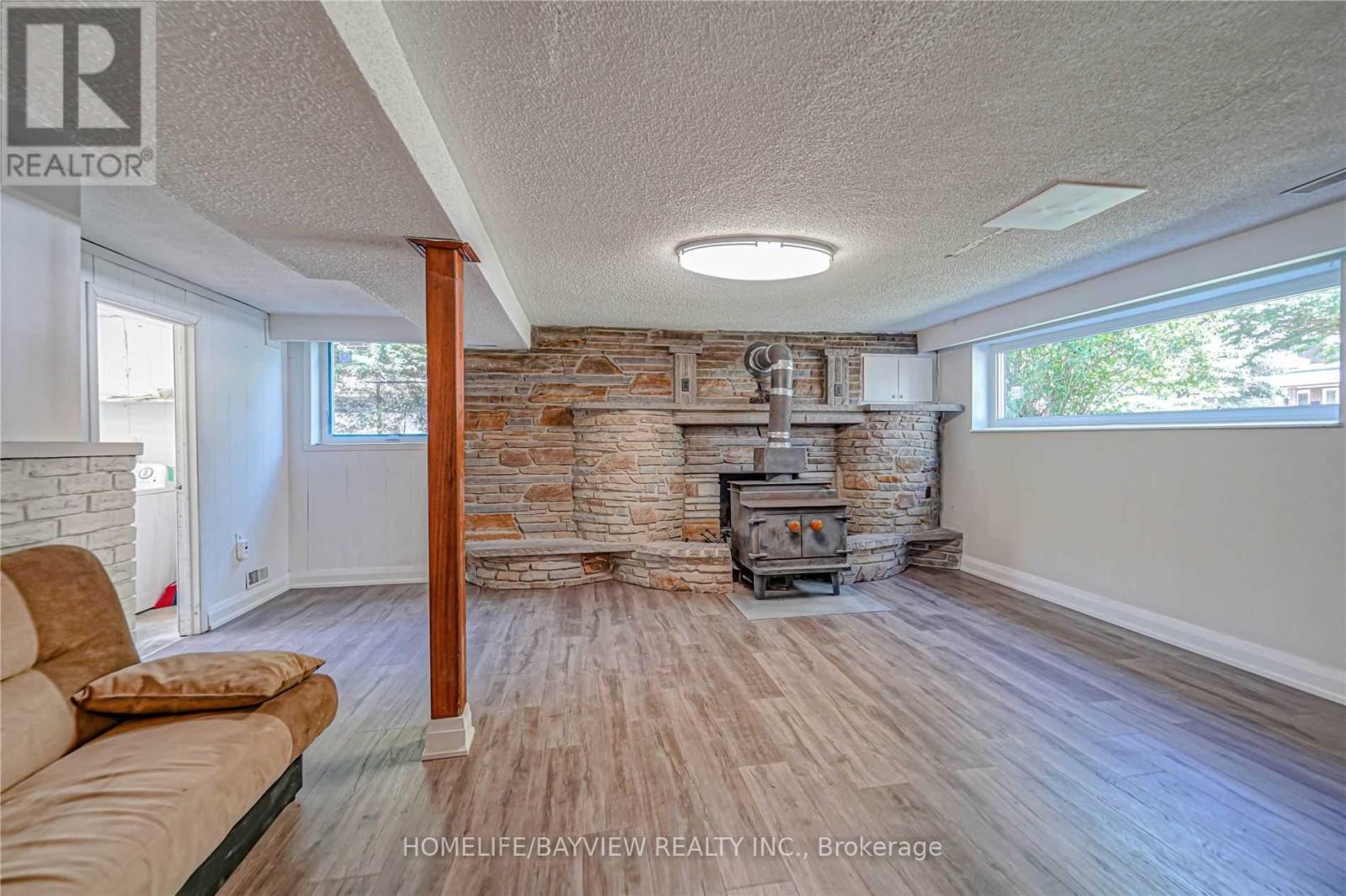 85 Yongehurst Road, Richmond Hill, Ontario  L4C 3T3 - Photo 10 - N12964162