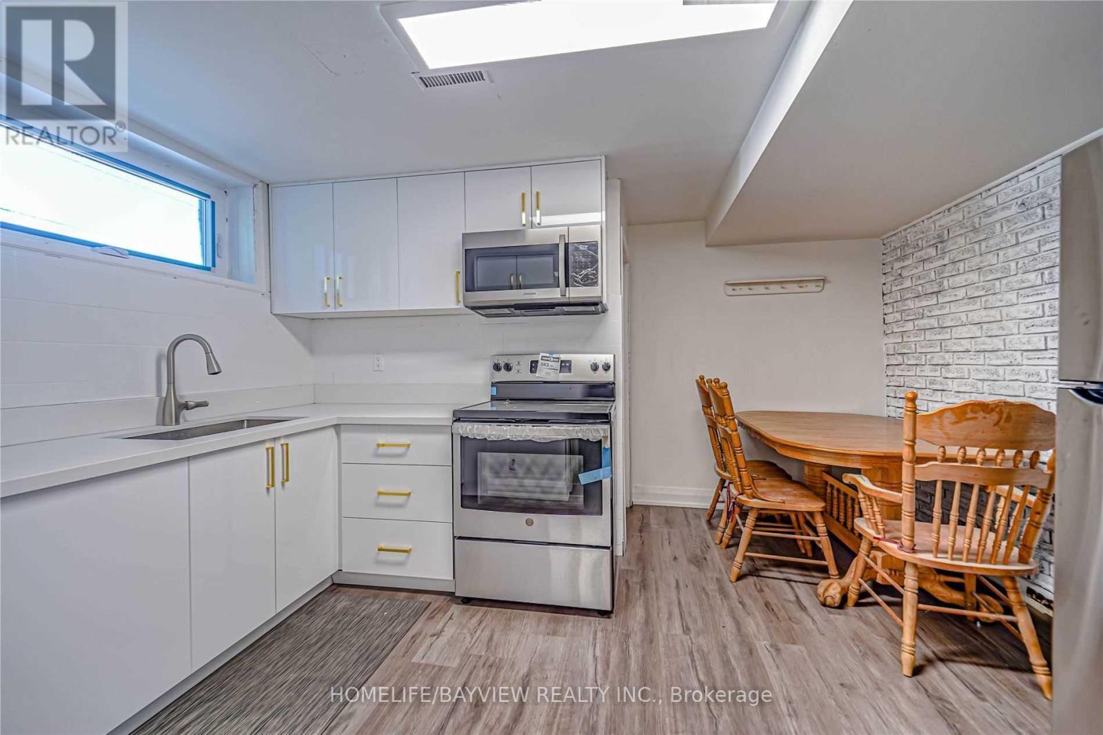 85 Yongehurst Road, Richmond Hill, Ontario  L4C 3T3 - Photo 11 - N12964162