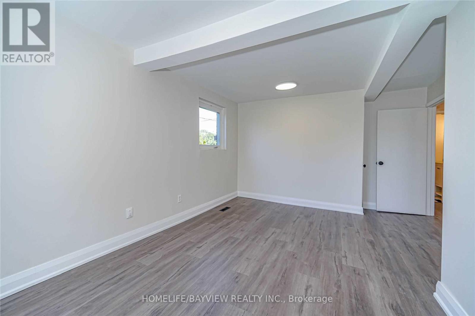 85 Yongehurst Road, Richmond Hill, Ontario  L4C 3T3 - Photo 8 - N12964162