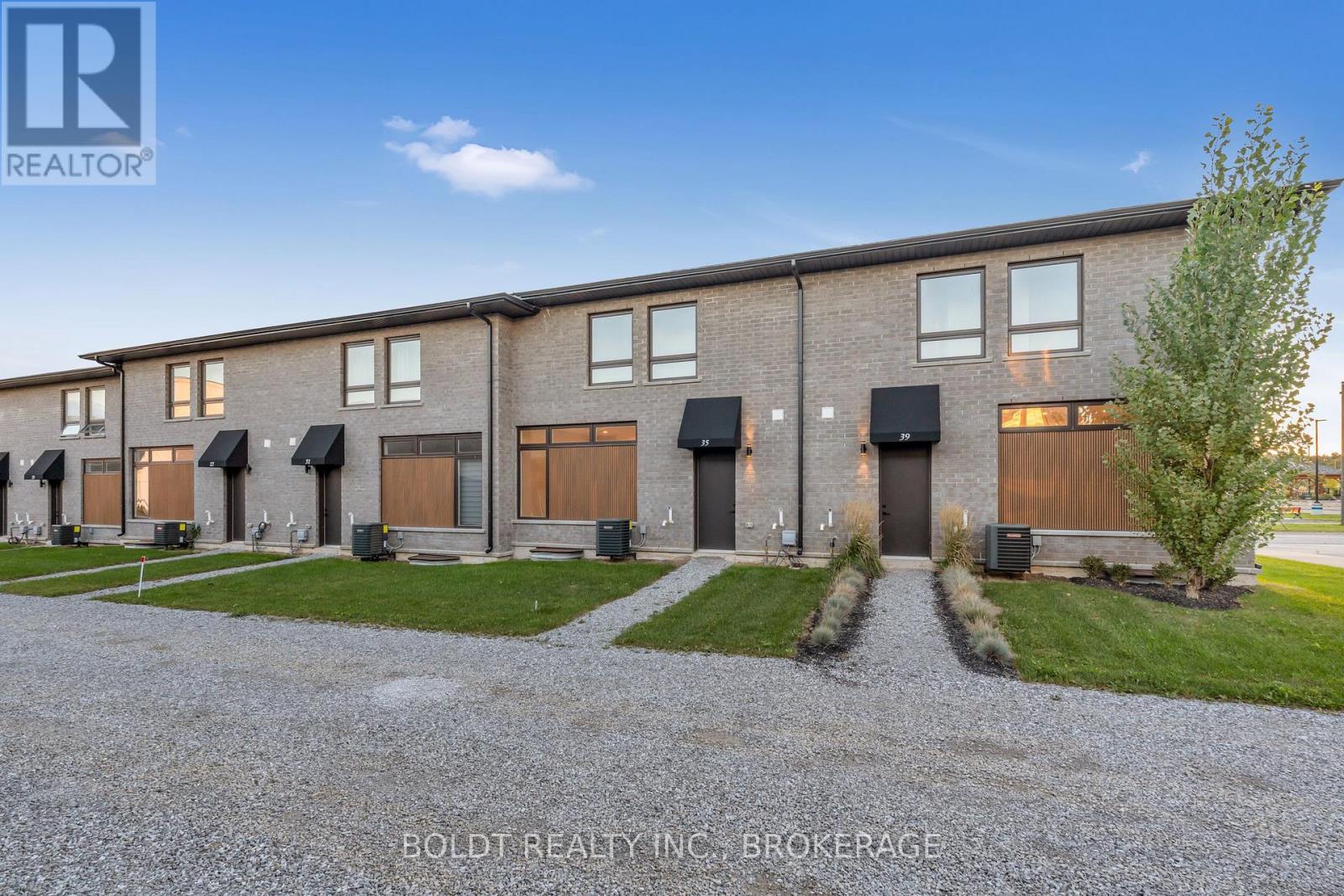 35 Wellspring Way, Pelham, Ontario  L3B 5N5 - Photo 34 - X12964590