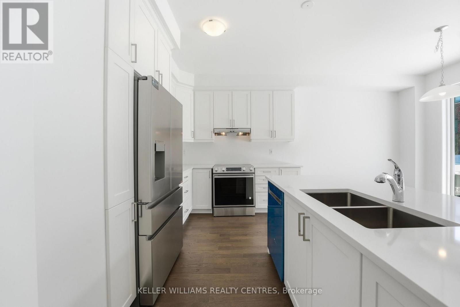 45 Mcbride Trail, Barrie, Ontario  L9J 0Y8 - Photo 11 - S12964056