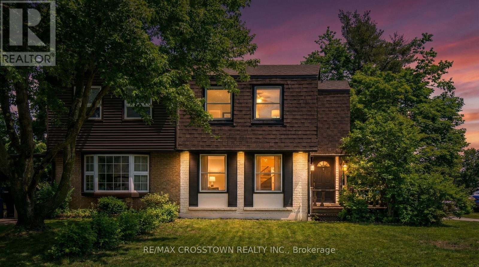 34 KIPLING PLACE, Barrie, Ontario