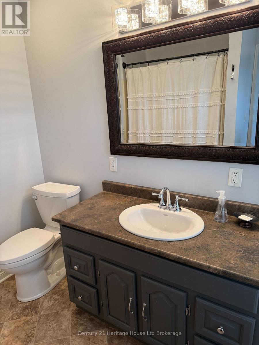 42 Potters Road N, Tillsonburg, Ontario  N4G 2G8 - Photo 11 - X12964694