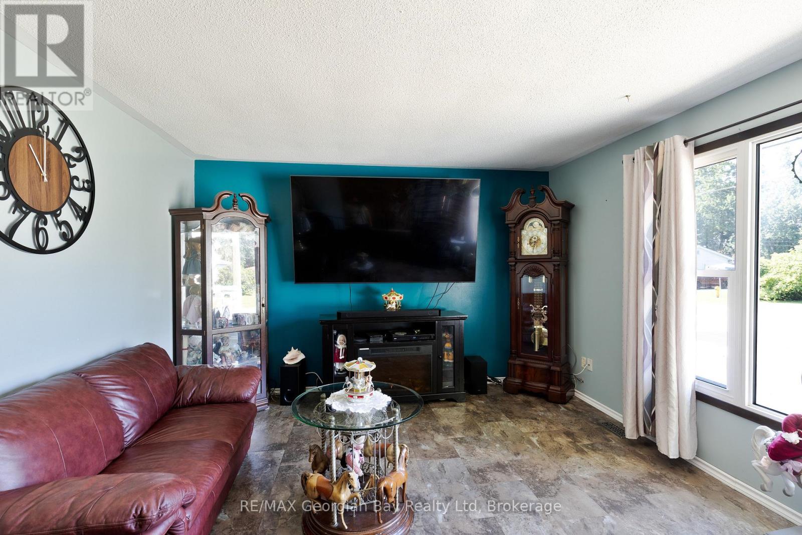 739 Simcoe Avenue, Tay (Port Mcnicoll), Ontario  L0K 1R0 - Photo 5 - S12964370