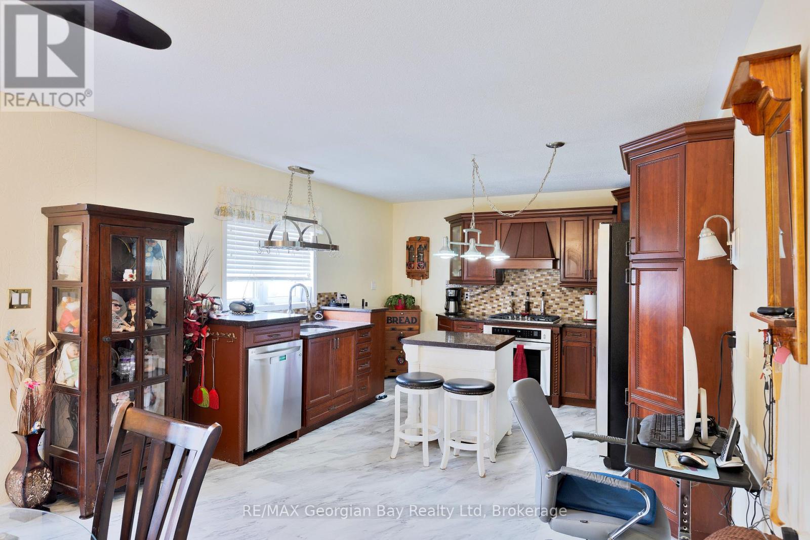 739 Simcoe Avenue, Tay (Port Mcnicoll), Ontario  L0K 1R0 - Photo 8 - S12964370