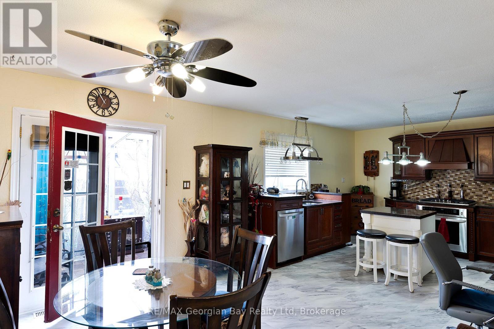 739 Simcoe Avenue, Tay (Port Mcnicoll), Ontario  L0K 1R0 - Photo 9 - S12964370